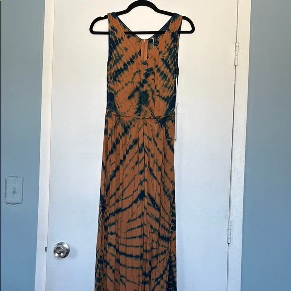 Tie-Dye Sleeveless Maxi Dress - Brown and Black - Picture 2 of 6